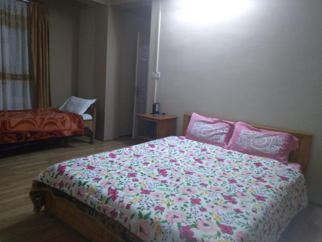 Na-U-Iaka Homestay Шиллонг Экстерьер фото