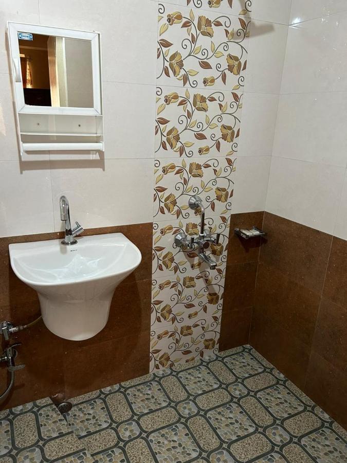 Na-U-Iaka Homestay Шиллонг Экстерьер фото
